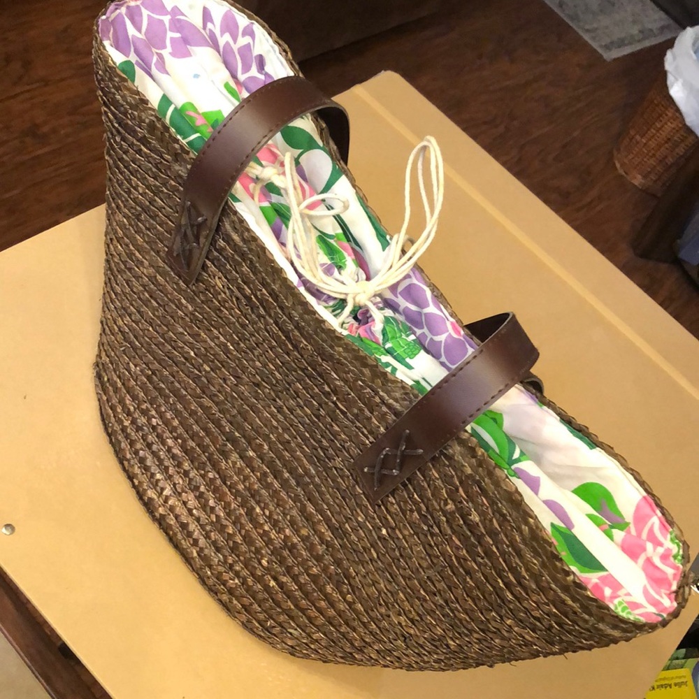Brown wicker bag
